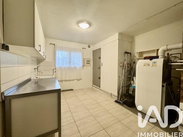 Maison à vendre 8 pièces 221 m² Nîmes