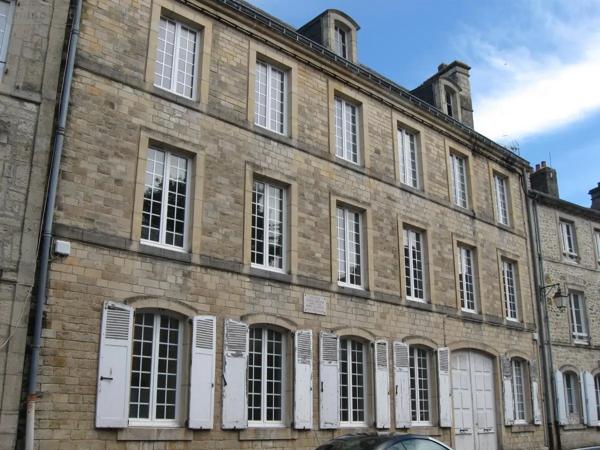 Location - Appartement Valognes 50700 2 pièces 54 m 2 869 m 2