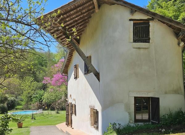NORD AGEN : Domaine d'Exception - Anciens chais réhabilités de 335 m² - Parc 1,3 ha - Vue