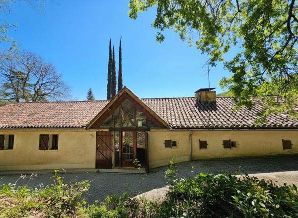 NORD AGEN : Domaine d'Exception - Anciens chais réhabilités de 335 m² - Parc 1,3 ha - Vue