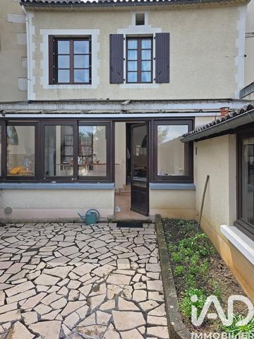 Maison à vendre 7 pièces 140 m² Montbron