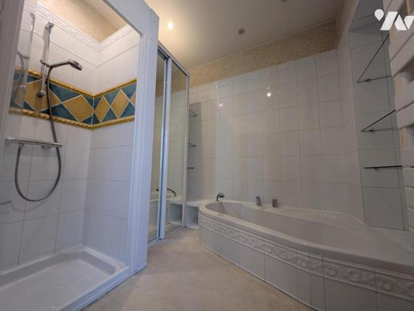 VALENCE CENTRE HISTORIQUE - Appartement T, 113 m²