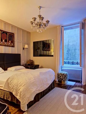 Appartement T6 à vendre  6 pièces - 131,57 m 2   ROYAT  - 63