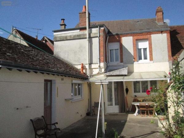 Maison à vendre à Romorantin-Lanthenay dans le Loir-et-Cher (41200), ref : 41036/2885   
centre-ville