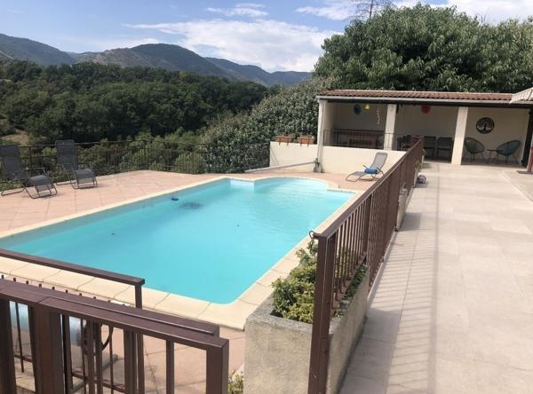 villa avec piscine de 138m2 habitables environ sur 1512m2 de terrain