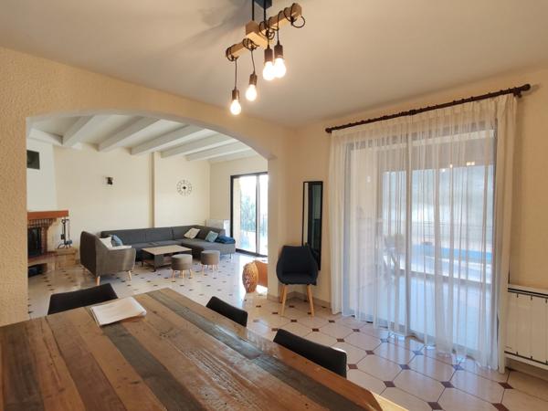 villa avec piscine de 138m2 habitables environ sur 1512m2 de terrain