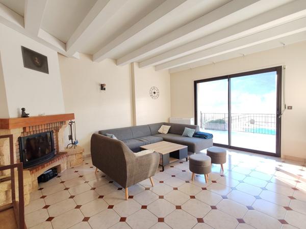 villa avec piscine de 138m2 habitables environ sur 1512m2 de terrain