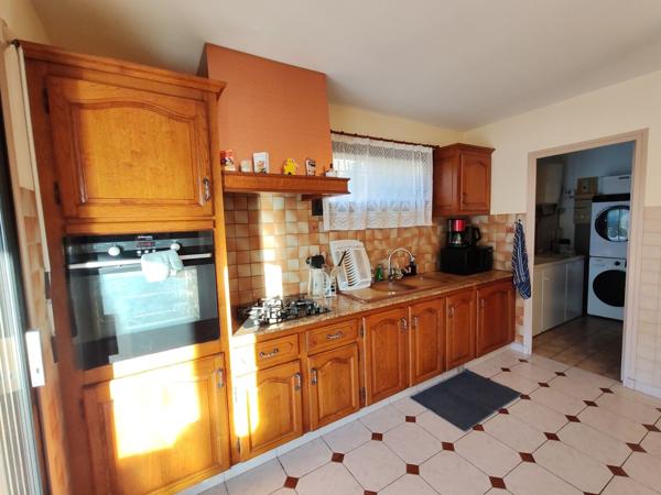 villa avec piscine de 138m2 habitables environ sur 1512m2 de terrain