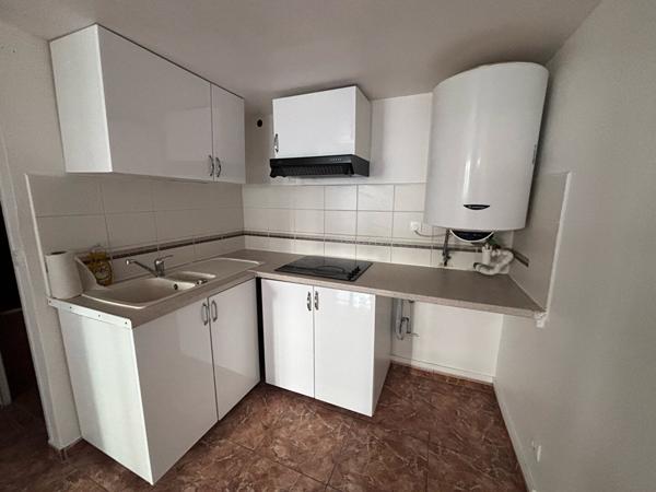 À LOUER - APPARTEMENT - MENNECY