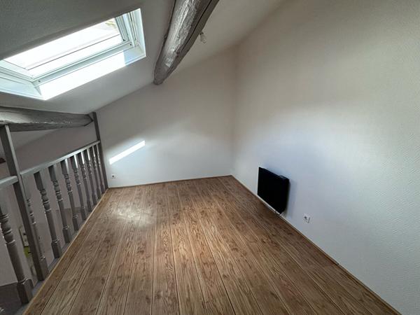 À LOUER - APPARTEMENT - MENNECY