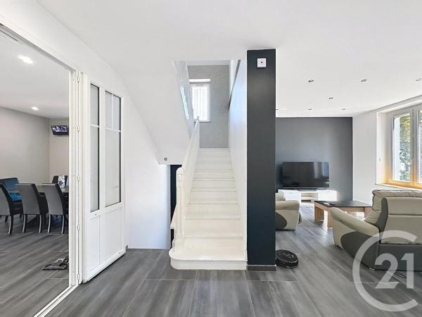 Maison à vendre  6 pièces - 360 m 2   FEYZIN  - 69