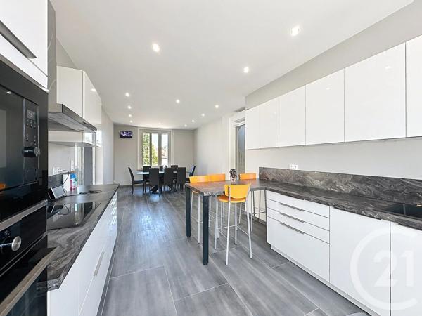 Maison à vendre  6 pièces - 360 m 2   FEYZIN  - 69