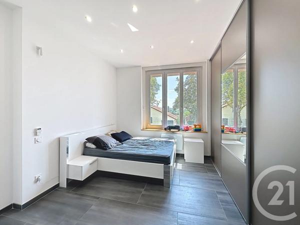 Maison à vendre  6 pièces - 360 m 2   FEYZIN  - 69