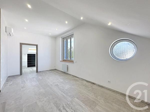 Maison à vendre  6 pièces - 360 m 2   FEYZIN  - 69