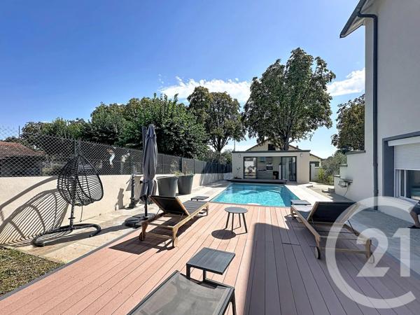 Maison à vendre  6 pièces - 360 m 2   FEYZIN  - 69