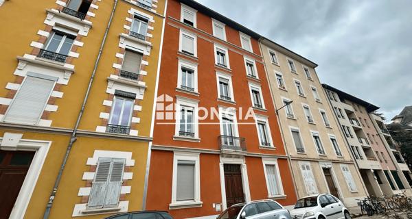 Location Studio 38.5 m² - Grenoble 38000