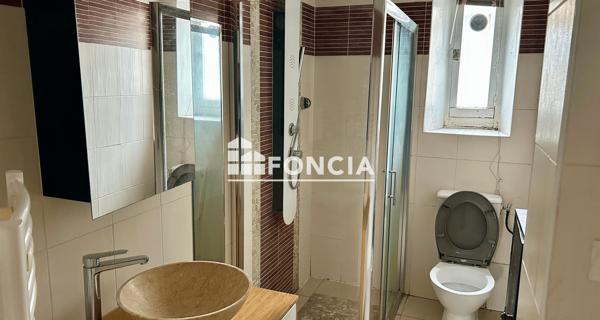 Location Studio 38.5 m² - Grenoble 38000