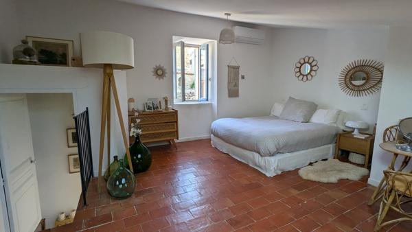 Maison de village avec terrasse et cave