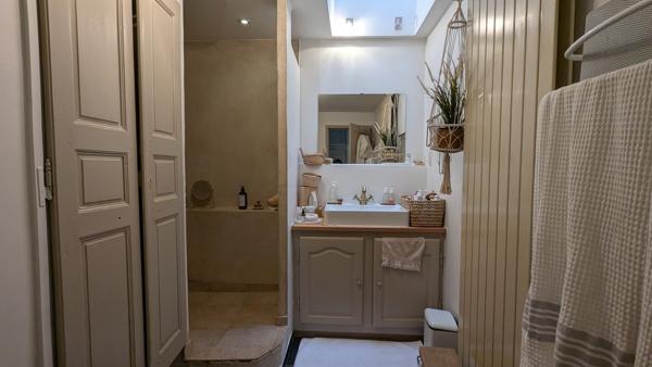 Maison de village avec terrasse et cave