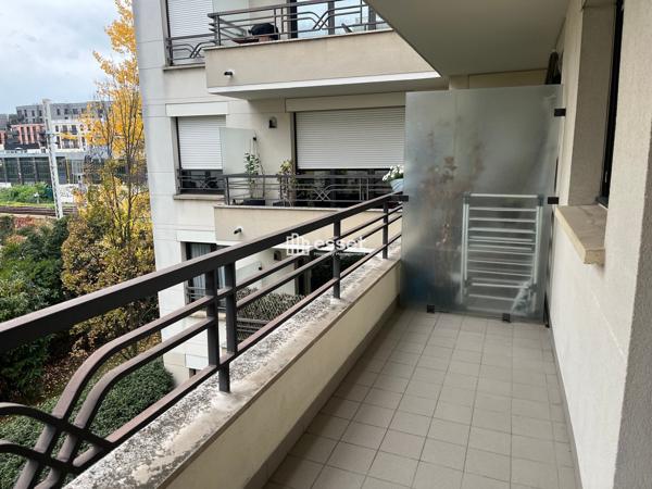 Location Appartement 4 pièces 83.29 m² - Courbevoie 92400