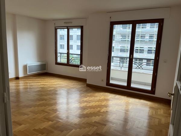 Location Appartement 4 pièces 83.29 m² - Courbevoie 92400