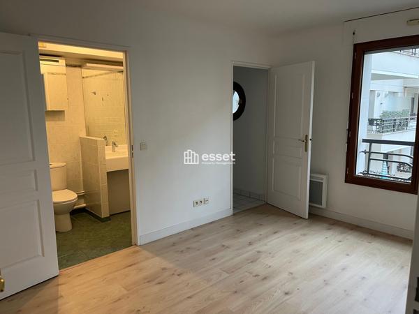 Location Appartement 4 pièces 83.29 m² - Courbevoie 92400