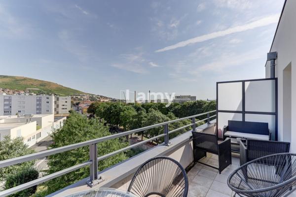 T2 vendu loué dans résidence récente, avec terrasse et garage