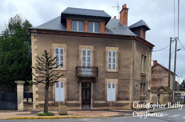 Charmante maison de 188 m² au cœur de Varennes, 4 chambres.