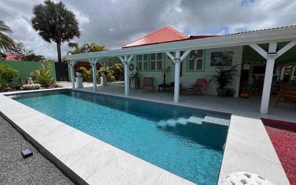 Maison à vendre    3 pièces • 96 m2 Saint-François