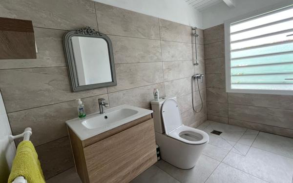 Maison à vendre    3 pièces • 96 m2 Saint-François