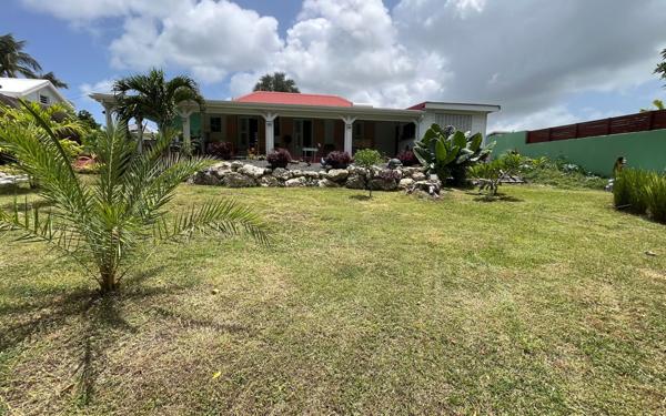 Maison à vendre    3 pièces • 96 m2 Saint-François