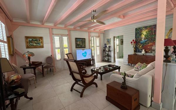 Maison à vendre    3 pièces • 96 m2 Saint-François