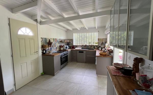 Maison à vendre    3 pièces • 96 m2 Saint-François