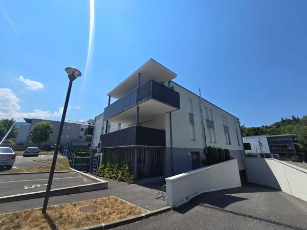 COGNIN – T3 D'EXCEPTION EN REZ-DE-JARDIN AVEC 142 M² DE JARDIN PRIVATIF