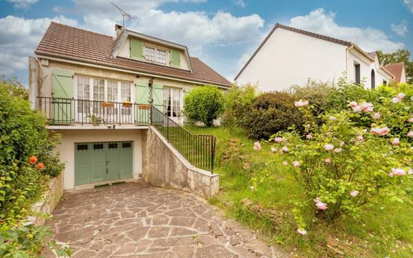 Maison à vendre    5 pièces • 145,70 m2 Roissy-en-Brie