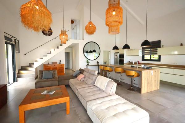 Villa d'exception à Saint Gilles les Hauts