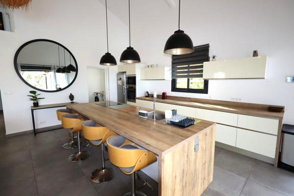 Villa d'exception à Saint Gilles les Hauts