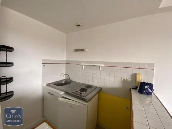 Appartement à louer 1 pièce 26.28m² Poitiers (86000)