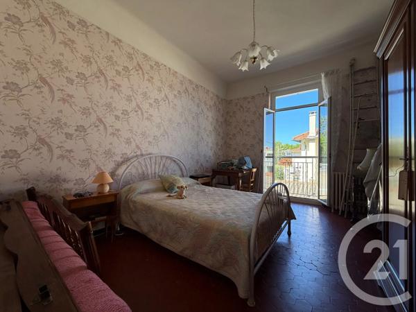 Maison à vendre  7 pièces - 146,51 m 2   TOULON  - 83