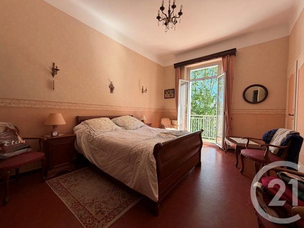 Maison à vendre  7 pièces - 146,51 m 2   TOULON  - 83