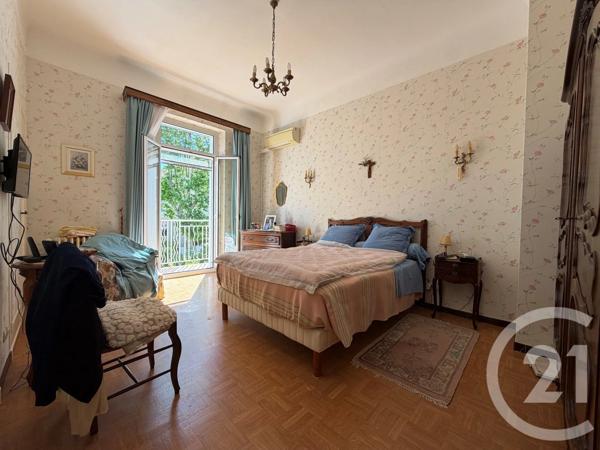 Maison à vendre  7 pièces - 146,51 m 2   TOULON  - 83