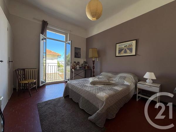Maison à vendre  7 pièces - 146,51 m 2   TOULON  - 83