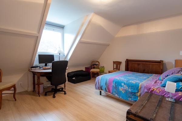 La Celle-Saint-Cloud (78170) Grande maison familiale 190m2 beaux volumes bon emplacement parfait état