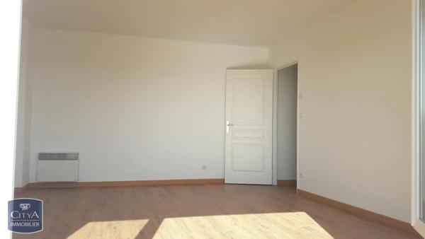 Appartement à louer 2 pièces 45.3m² Goderville (76110)