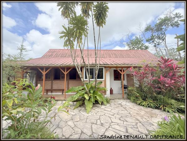 A VENDRE A SINNAMARY UNE MAGNIFIQUE MAISON T6 DE 122 m² SUPERFICIE TERRAIN 3,5 HECTARES - AU PRIX DE 249 000 €.