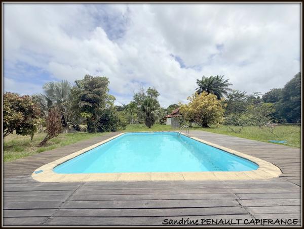 A VENDRE A SINNAMARY UNE MAGNIFIQUE MAISON T6 DE 122 m² SUPERFICIE TERRAIN 3,5 HECTARES - AU PRIX DE 249 000 €.