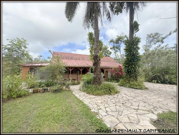 A VENDRE A SINNAMARY UNE MAGNIFIQUE MAISON T6 DE 122 m² SUPERFICIE TERRAIN 3,5 HECTARES - AU PRIX DE 249 000 €.