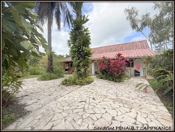 A VENDRE A SINNAMARY UNE MAGNIFIQUE MAISON T6 DE 122 m² SUPERFICIE TERRAIN 3,5 HECTARES - AU PRIX DE 249 000 €.