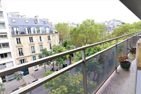 Paris (75017) Beau 4 pièces familial de 116 m² au 4ème étage avec grand balcon