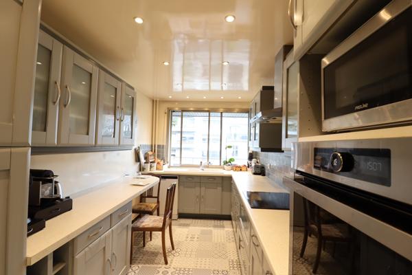 Paris (75017) Beau 4 pièces familial de 116 m² au 4ème étage avec grand balcon